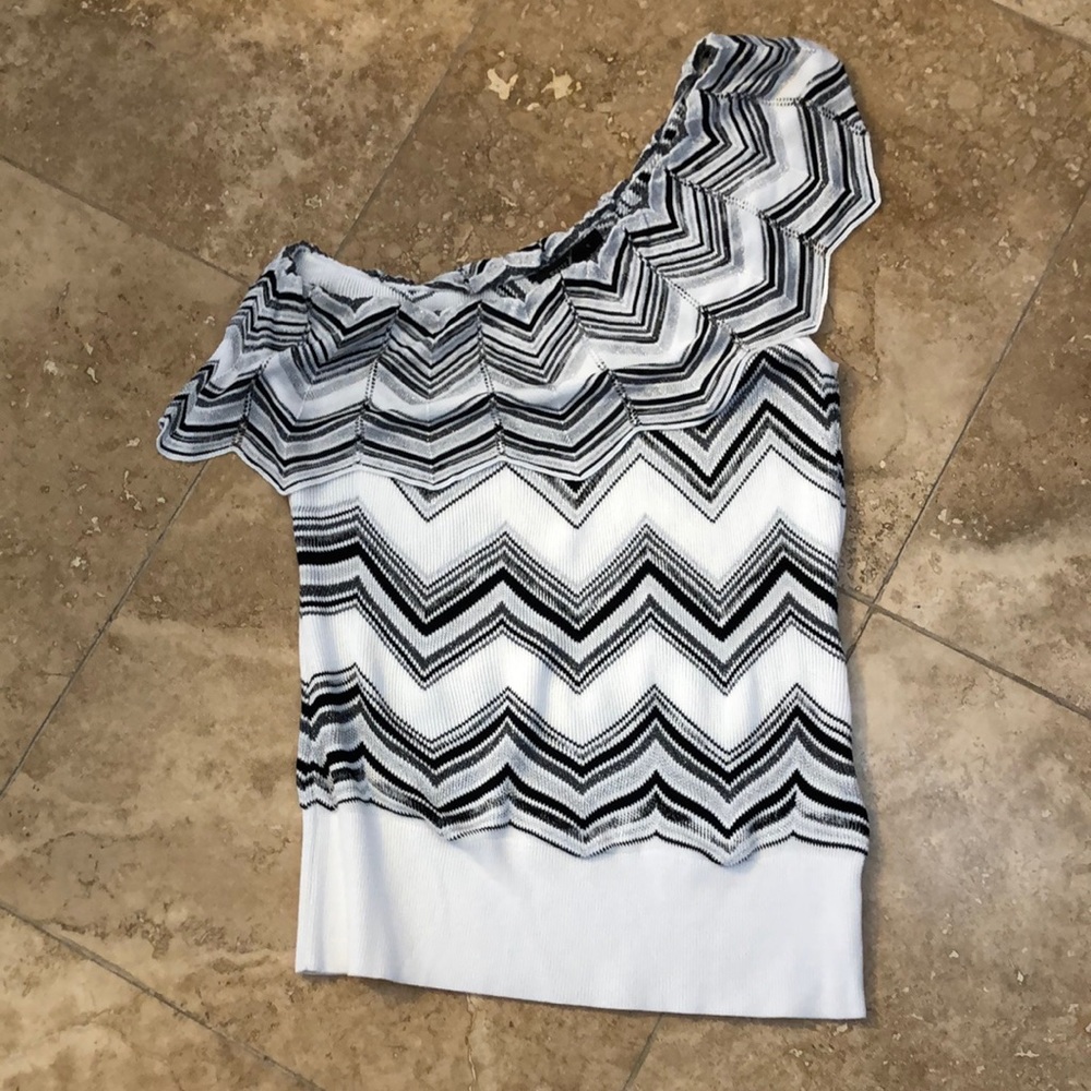 White House black market large off the shoulder never worn